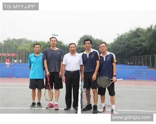 深圳网球队的团队协作与网球精神的完美结合探讨 深圳网球队的团队协作与网球精神的完美结合探讨