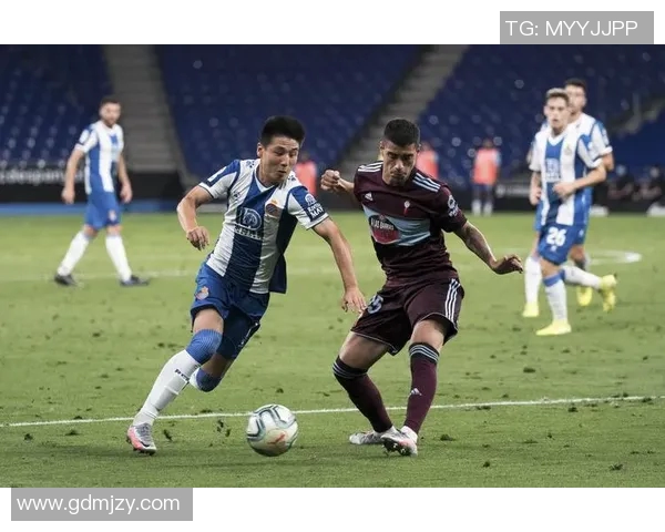 西班牙足球明星19号的辉煌历程与未来展望解析 西班牙足球明星19号的辉煌历程与未来展望解析