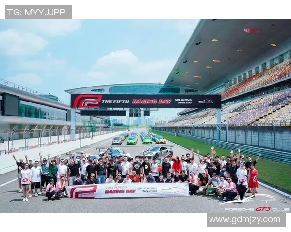 上海足球队的崛起与发展探析及其在国内外赛场的影响力